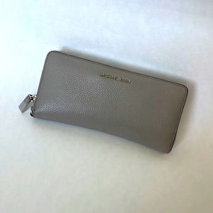 Michael Kors wallet Gray